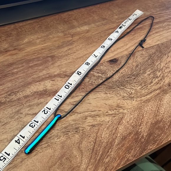 NWOT Metallic Glass Pendant Necklace - Picture 4 of 4